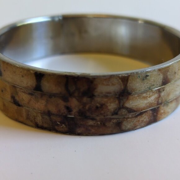 Vintage Tiger Cowrie Shell Bangle Bracelet Metal Beach Bohemian Coastal Natural - Picture 2 of 4